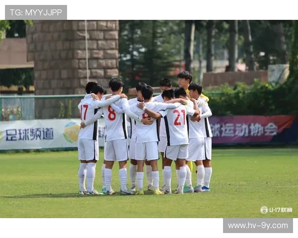 足球运动员如何在比赛中有效抗摔提升竞技表现及减少伤害风险